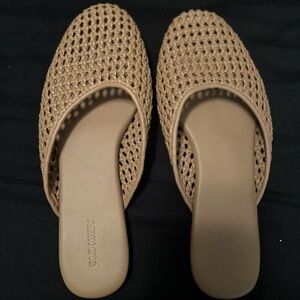 Old Navy Women's Tan Woven Slip-On Shoes